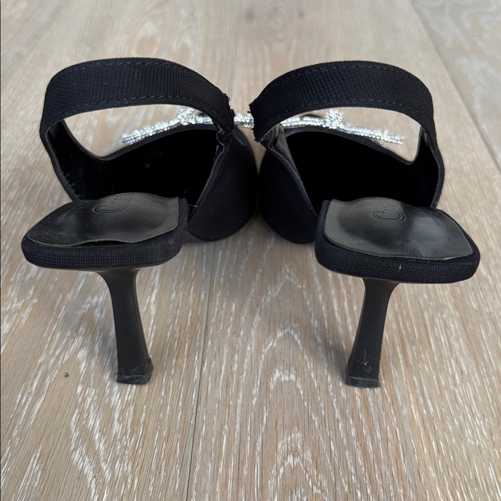 Cuccoo Black Pointed Heels with Crystal Bow - Picture 5 of 7